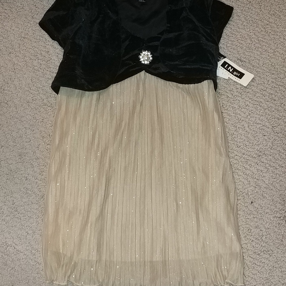 NWT Girls Black Velvet & Gold Dress 8